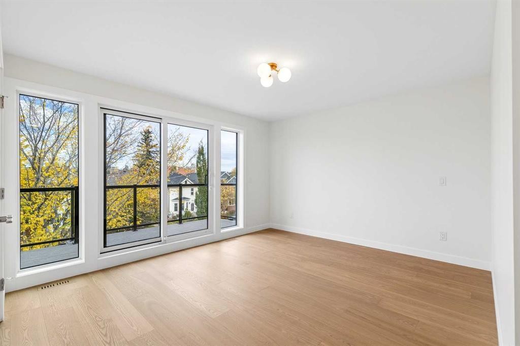 1637 Bowness Road Nw, Calgary, AB