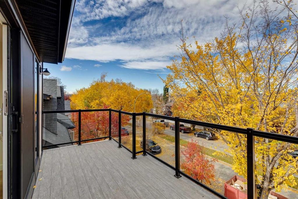 1637 Bowness Road Nw, Calgary, AB