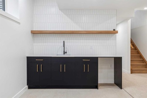 1637 Bowness Road Nw, Calgary, AB 