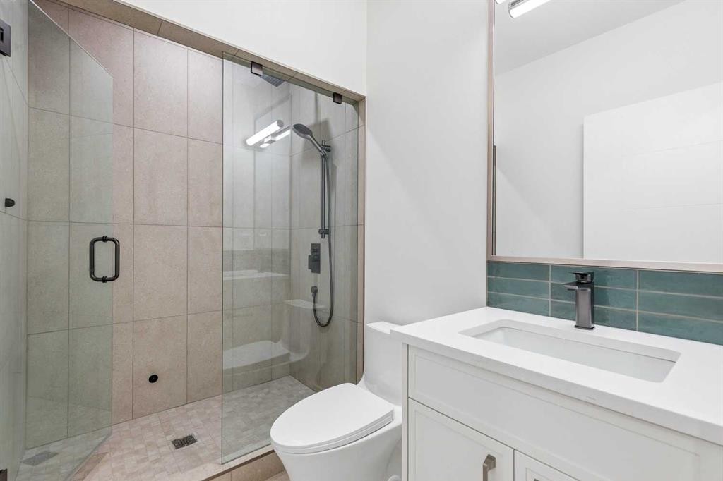 1637 Bowness Road Nw, Calgary, AB