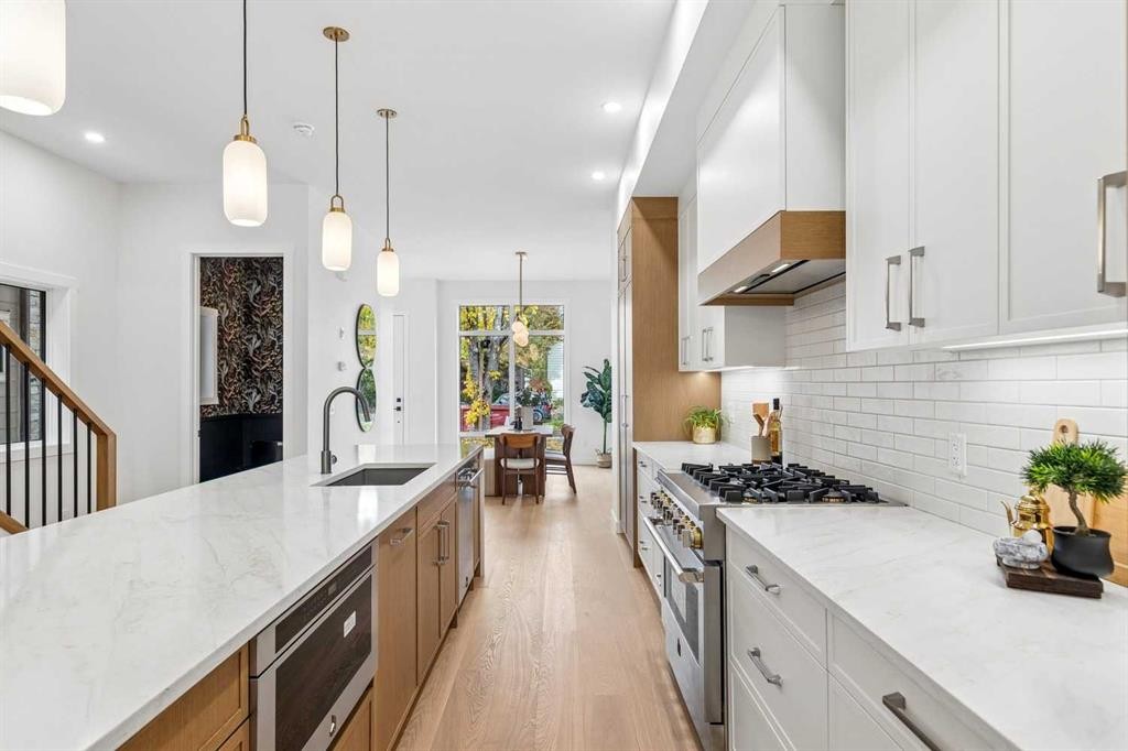 1637 Bowness Road Nw, Calgary, AB