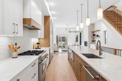 1637 Bowness Road Nw, Calgary, AB 