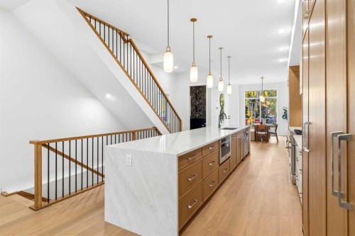 1637 Bowness Road Nw, Calgary, AB 