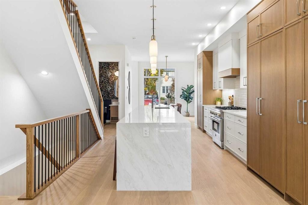 1637 Bowness Road Nw, Calgary, AB