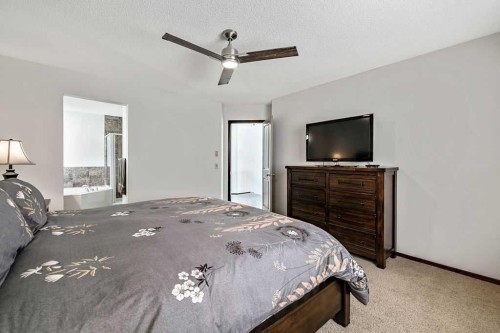 180 Chapalina Heights Se, Calgary, AB 