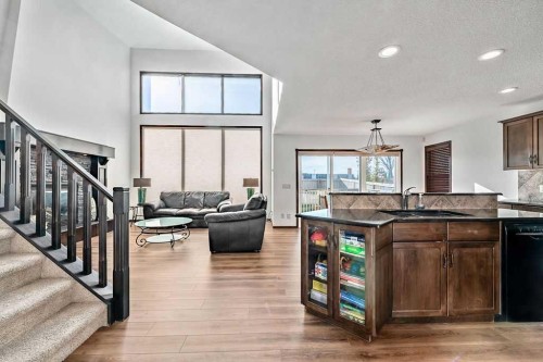 180 Chapalina Heights Se, Calgary, AB 