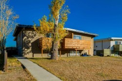 2-6222 31 Avenue NW Calgary, AB T3B 1J8
