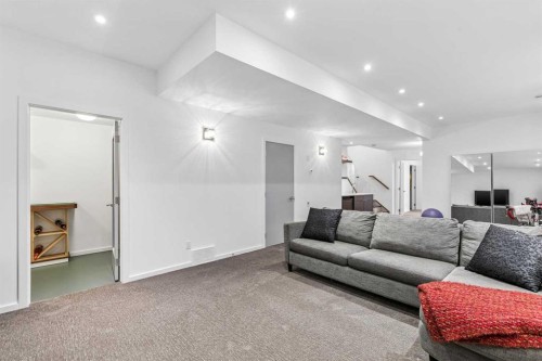 2333 3 Avenue Nw, Calgary, AB 
