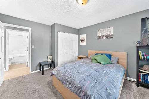 8512 33 Avenue Nw, Calgary, AB 