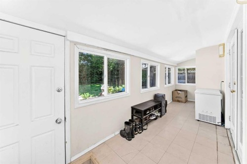 8512 33 Avenue Nw, Calgary, AB 