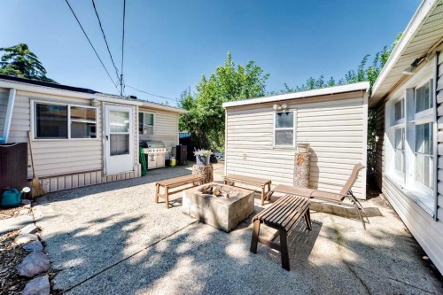 8512 33 Avenue Nw, Calgary, AB 