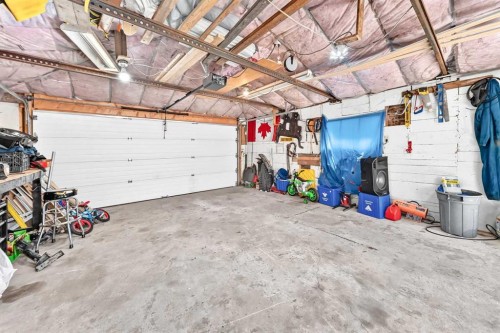 8512 33 Avenue Nw, Calgary, AB 