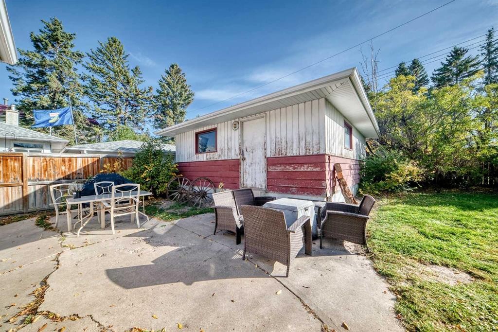 1936 45 Street Sw, Calgary, AB