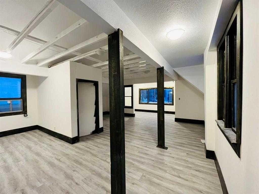 109 14 Street Nw, Calgary, AB