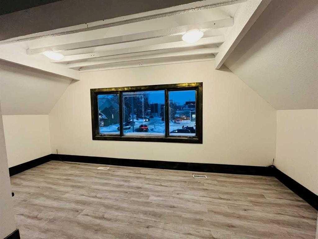 109 14 Street Nw, Calgary, AB