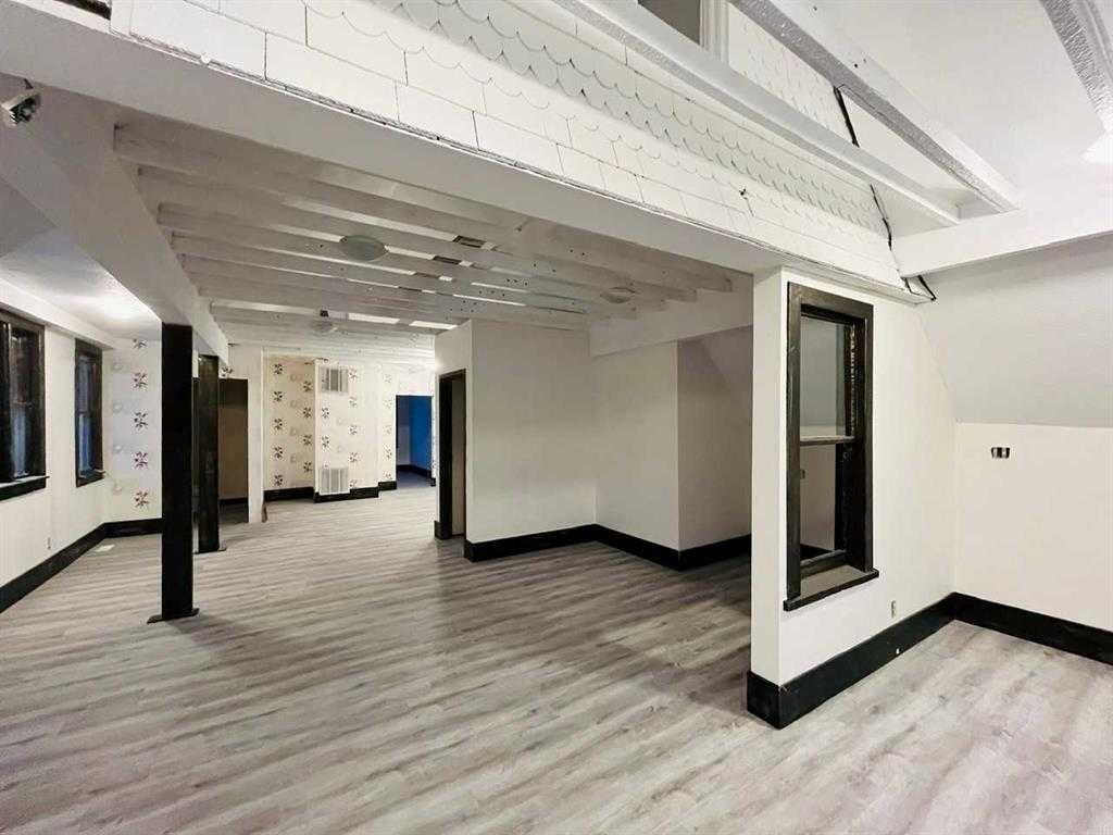 109 14 Street Nw, Calgary, AB