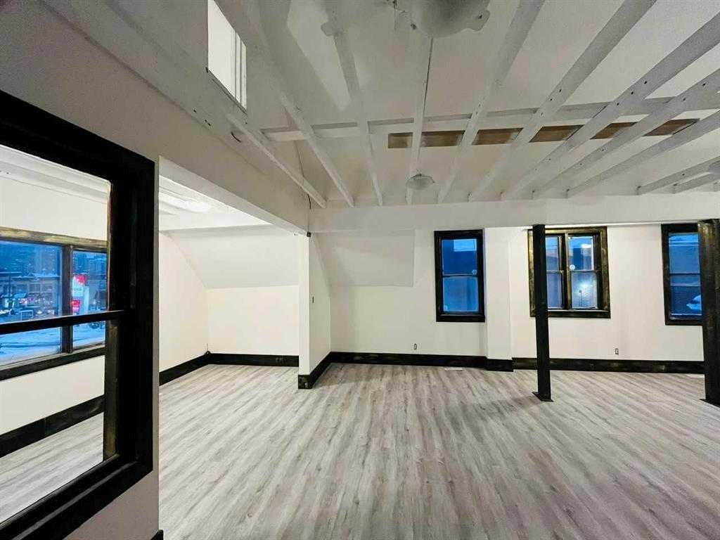 109 14 Street Nw, Calgary, AB