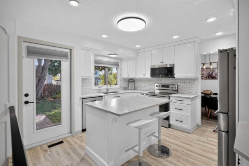 40 Silver Ridge Court Nw, Calgary, AB 