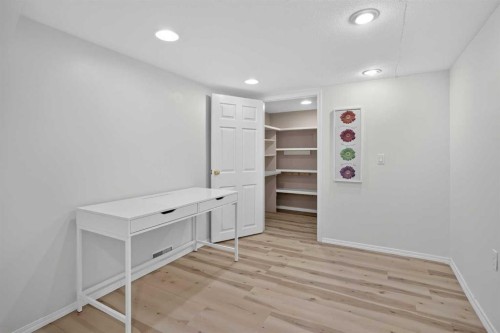 40 Silver Ridge Court Nw, Calgary, AB 