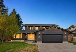 323 Parkview Crescent SE Calgary, AB T2J 4N8