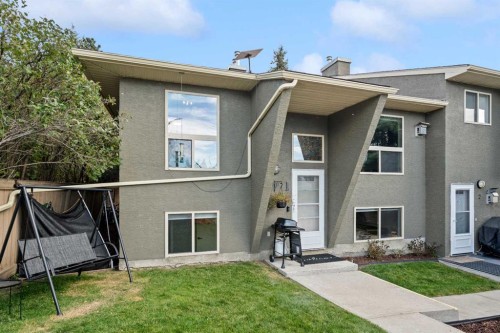 1-29 Poplar Avenue  Okotoks, AB T1S 1Z5