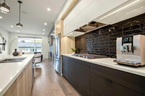 228 33 Avenue Ne, Calgary, AB 