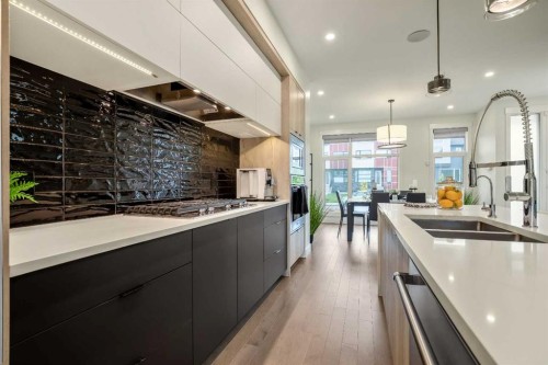 228 33 Avenue Ne, Calgary, AB 