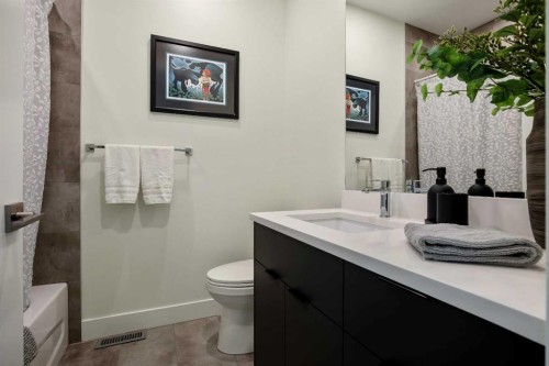 228 33 Avenue Ne, Calgary, AB 