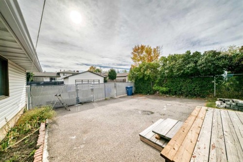 5447 Rundleview Road Ne, Calgary, AB 