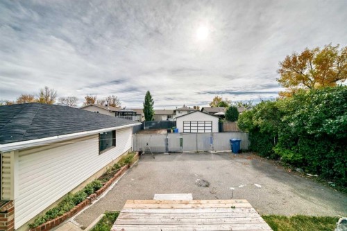 5447 Rundleview Road Ne, Calgary, AB 