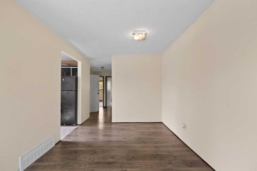 221 Theodore Place Nw, Calgary, AB 