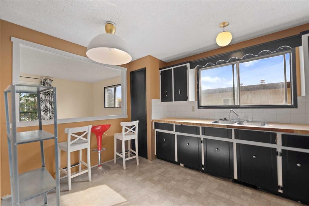 221 Theodore Place Nw, Calgary, AB