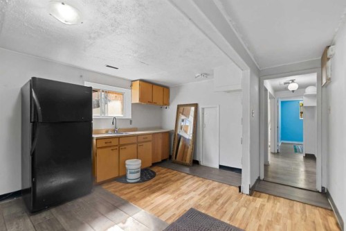 221 Theodore Place Nw, Calgary, AB 