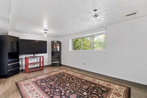 221 Theodore Place Nw, Calgary, AB 
