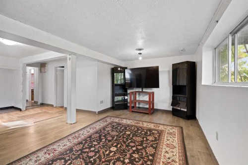 221 Theodore Place Nw, Calgary, AB 