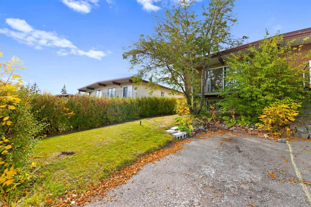221 Theodore Place Nw, Calgary, AB