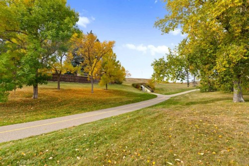 221 Theodore Place Nw, Calgary, AB 