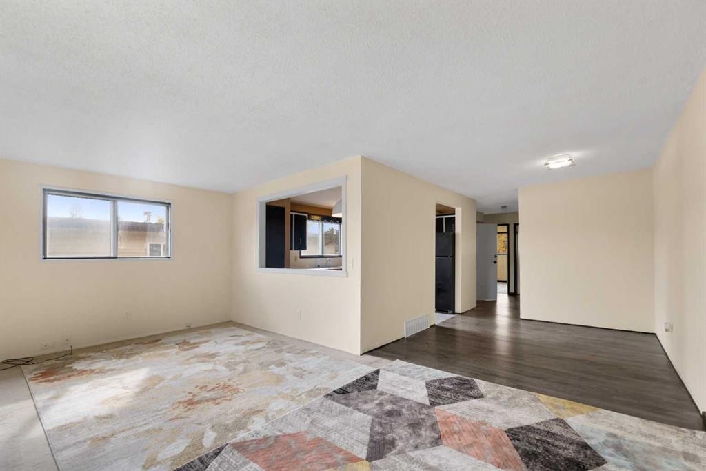 221 Theodore Place Nw, Calgary, AB