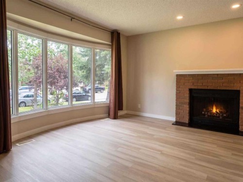 1095 Berkley Drive Nw, Calgary, AB 
