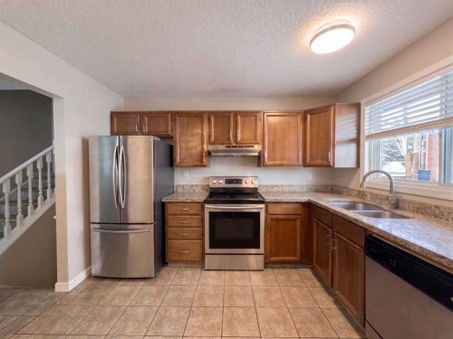 1095 Berkley Drive Nw, Calgary, AB 