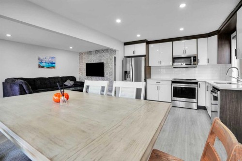 4304 44 Avenue Ne, Calgary, AB 