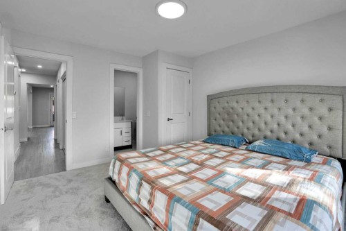 4304 44 Avenue Ne, Calgary, AB 