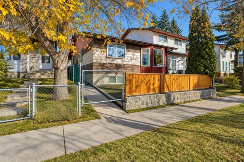 4304 44 Avenue Ne, Calgary, AB 