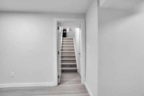 4304 44 Avenue Ne, Calgary, AB 