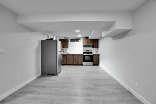 4304 44 Avenue Ne, Calgary, AB 