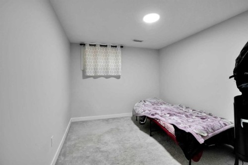 4304 44 Avenue Ne, Calgary, AB 