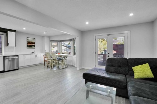 4304 44 Avenue Ne, Calgary, AB 