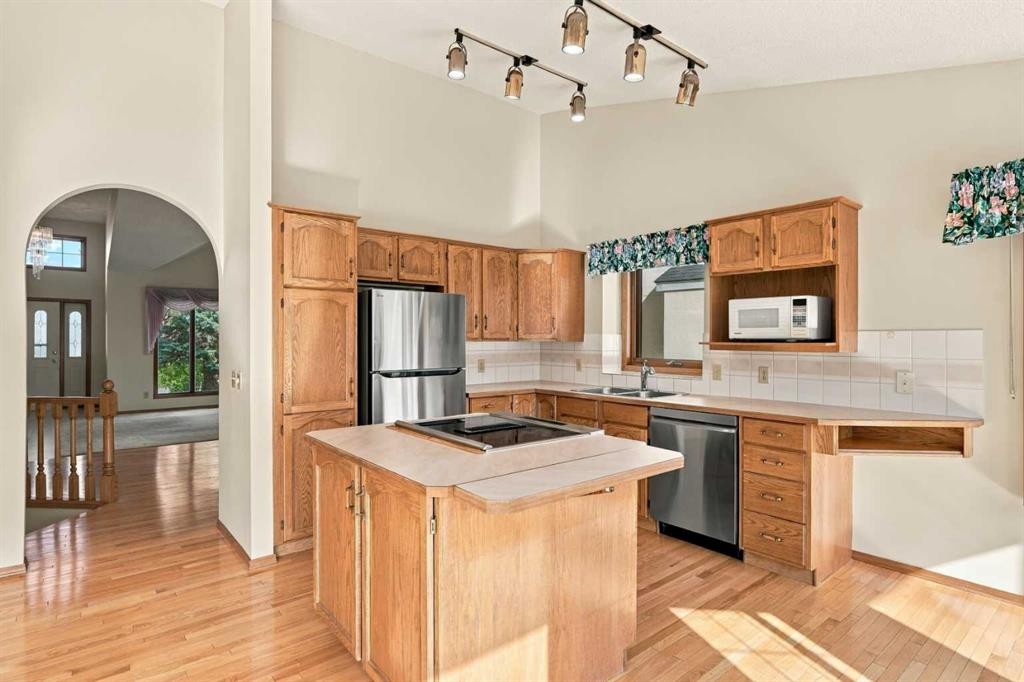 51 Edgebrook Circle Nw, Calgary, AB