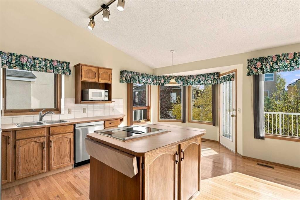 51 Edgebrook Circle Nw, Calgary, AB
