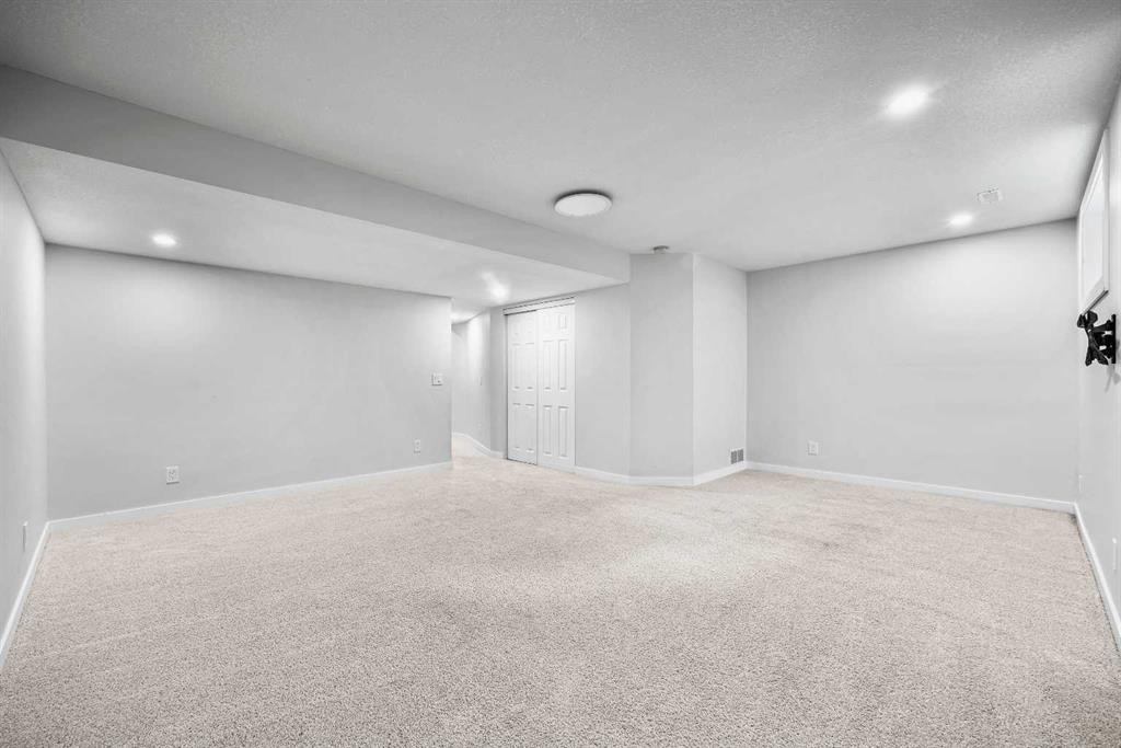 75 Wentworth Common Sw, Calgary, AB